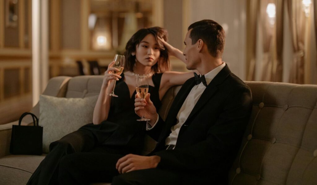  The Visual Language of Authority