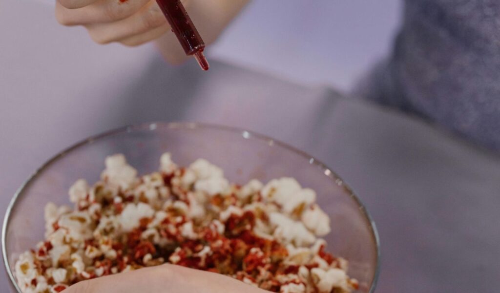 Spicy Sriracha Popcorn